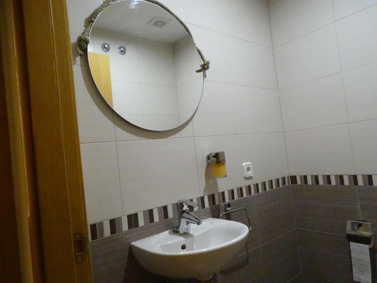 Apartamento Piscina Viena โรเซส ภายนอก รูปภาพ