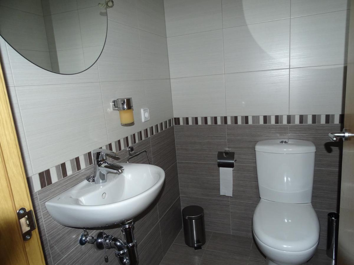 Apartamento Piscina Viena โรเซส ภายนอก รูปภาพ