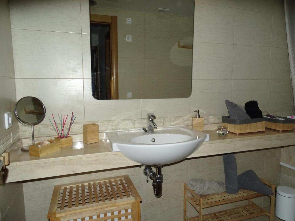 Apartamento Piscina Viena โรเซส ภายนอก รูปภาพ